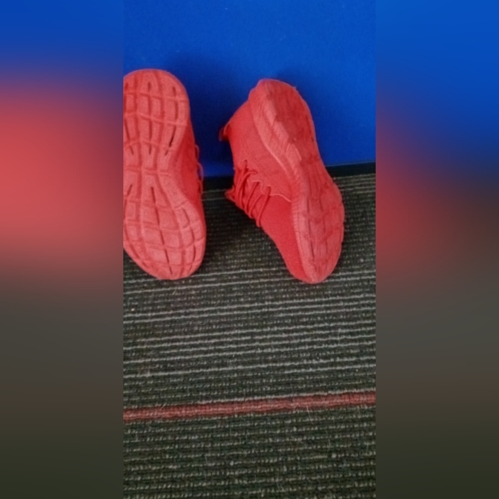 Fila Red Sneakers baby size#8 - Picture 5 of 7